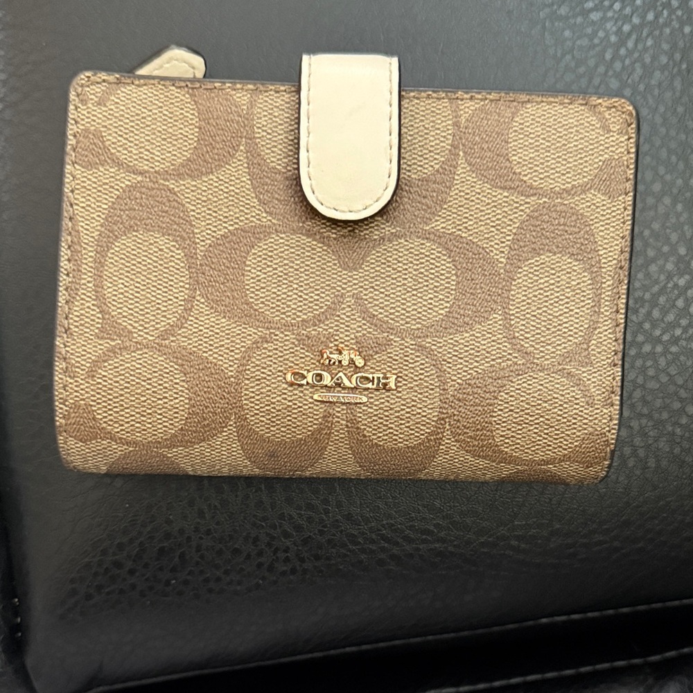 Coach Tan and Cream Signature Wallet